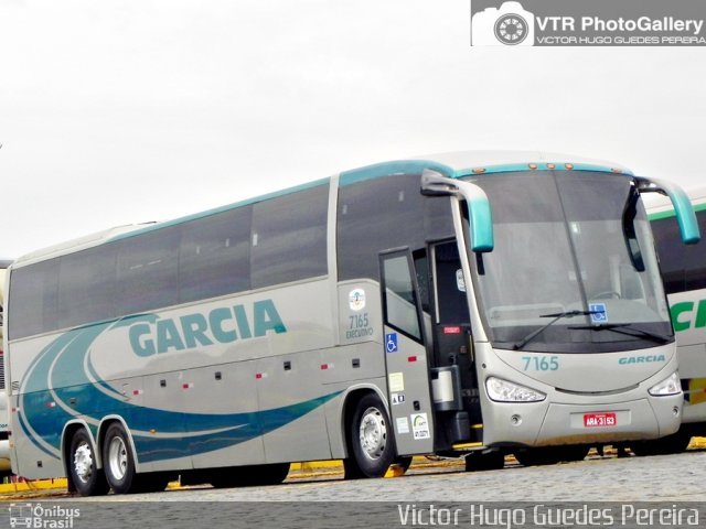 Viação Garcia 7165 na cidade de Londrina, Paraná, Brasil, por Victor Hugo Guedes Pereira. ID da foto: 2462920.