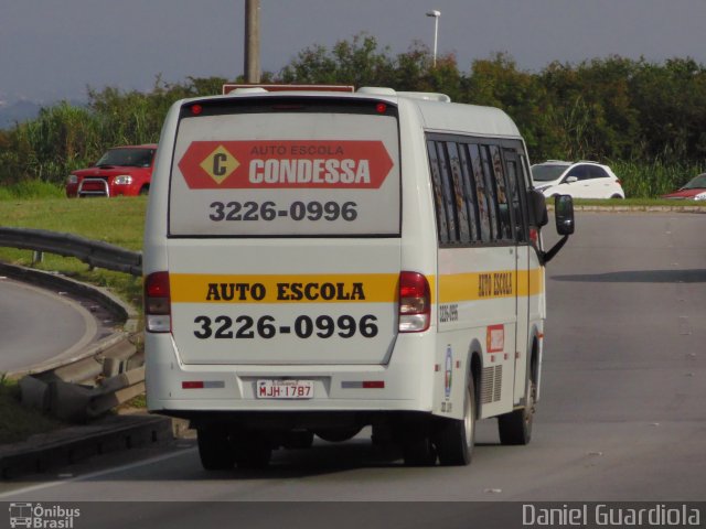 Auto-Escola Condessa 1787 na cidade de Florianópolis, Santa Catarina, Brasil, por Daniel Guardiola. Número da foto: #2467913.