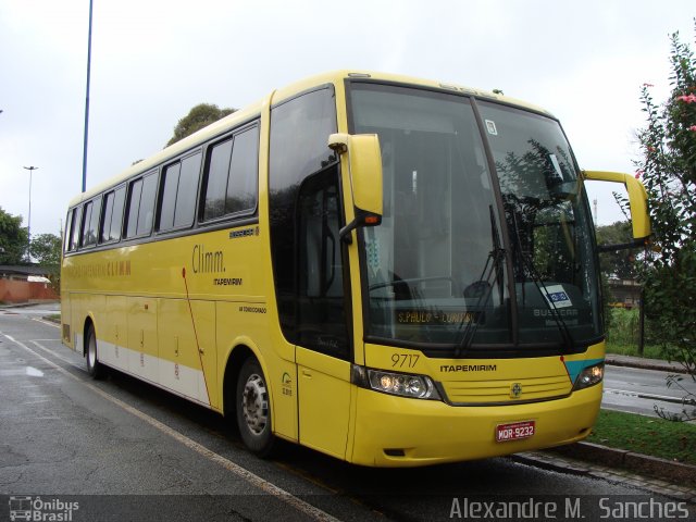 Viação Itapemirim 9717 na cidade de Curitiba, Paraná, Brasil, por Alexandre M.  Sanches. Número da foto: #2468431.