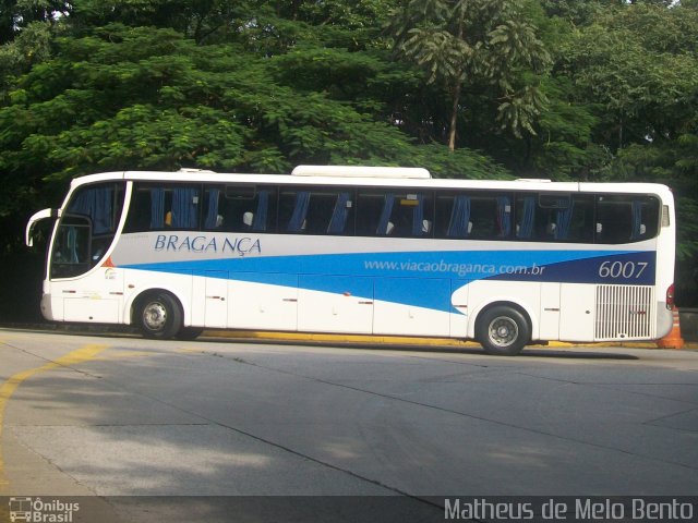 Auto Viação Bragança 6007 na cidade de São Paulo, São Paulo, Brasil, por Matheus de Melo Bento. Número da foto: #2509579.