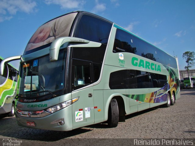 Viação Garcia 7997 na cidade de Curitiba, Paraná, Brasil, por Reinaldo Penha. Número da foto: #2510867.