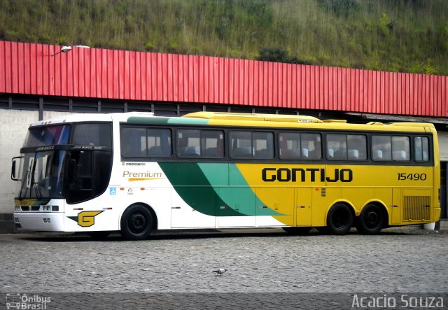 Empresa Gontijo de Transportes 15490 na cidade de João Monlevade, Minas Gerais, Brasil, por Acácio Souza. ID da foto: 2526700.