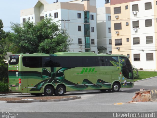 JBL Turismo 5000 na cidade de Santa Maria, Rio Grande do Sul, Brasil, por Cleverton Schmitt. Número da foto: #2526335.