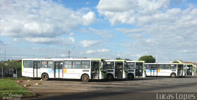 Terminais Rodoviários e Urbanos GOIâNIA-GO na cidade de Goiânia, Goiás, Brasil, por Lucas Gabriel Resende Lopes. Número da foto: #2526161.
