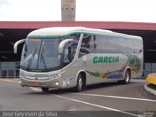 Viação Garcia 7586 na cidade de Londrina, Paraná, Brasil, por José Geyvson da Silva. Número da foto: #2529416.