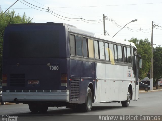 Ônibus Particulares GKO-7294 na cidade de Pirapora, Minas Gerais, Brasil, por Andrew Campos. Número da foto: #2530907.
