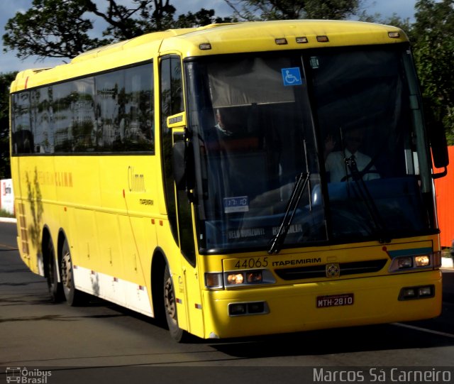 Viação Itapemirim 44065 na cidade de Brasília, Distrito Federal, Brasil, por Marcos Sá Carneiro. ID da foto: 2530451.