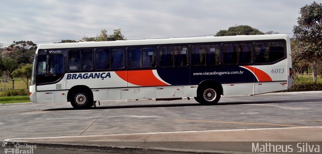 Auto Viação Bragança 6013 na cidade de Bragança Paulista, São Paulo, Brasil, por Matheus Silva. Número da foto: #2533220.