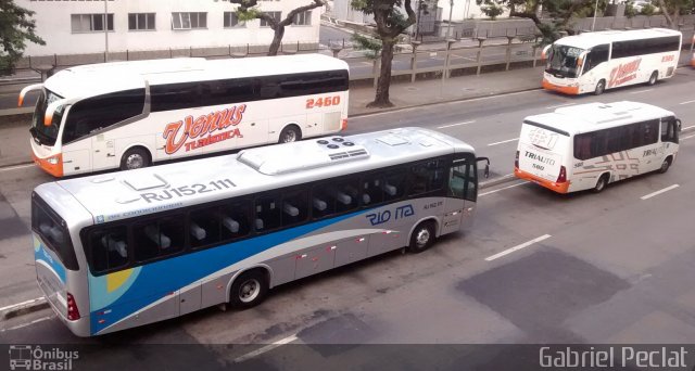 Triauto RJ 574.001 na cidade de Rio de Janeiro, Rio de Janeiro, Brasil, por Gabriel Peclat. Número da foto: #2534507.