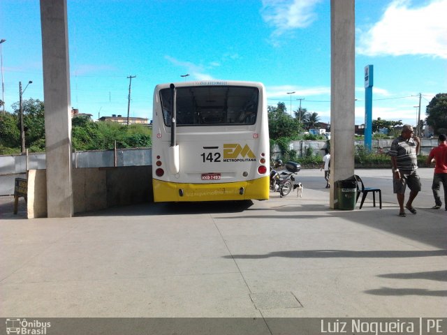 Empresa Metropolitana 142 na cidade de Recife, Pernambuco, Brasil, por Luiz Paulo A.  Nogueira. Número da foto: #2536620.
