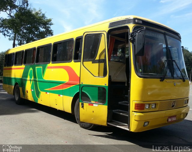 Ônibus Particulares 0868 na cidade de Goiânia, Goiás, Brasil, por Lucas Gabriel Resende Lopes. Número da foto: #2537332.