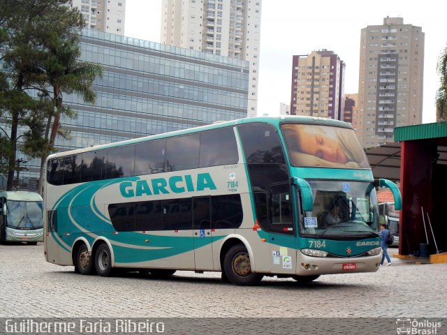 Viação Garcia 7184 na cidade de Curitiba, Paraná, Brasil, por Guilherme Faria Ribeiro. ID da foto: 2537521.