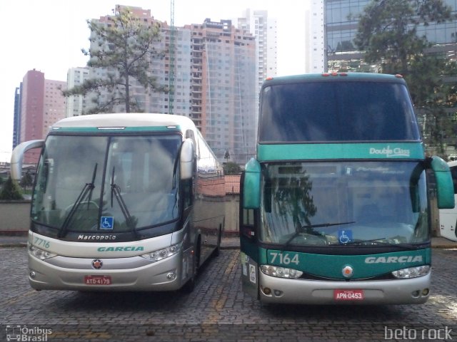 Viação Garcia 7164 na cidade de Curitiba, Paraná, Brasil, por Alberto Selinke. Número da foto: #2537360.