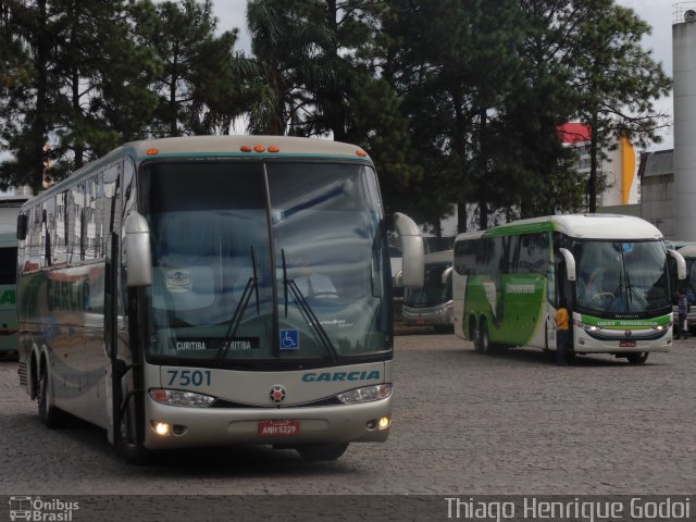 Viação Garcia 7501 na cidade de Curitiba, Paraná, Brasil, por Thiago Henrique Godoi. Número da foto: #2542274.