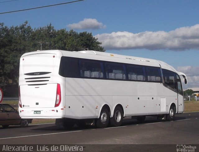 Scania 4452 na cidade de Botucatu, São Paulo, Brasil, por Alexandre  Luis de Oliveira. ID da foto: 2512883.