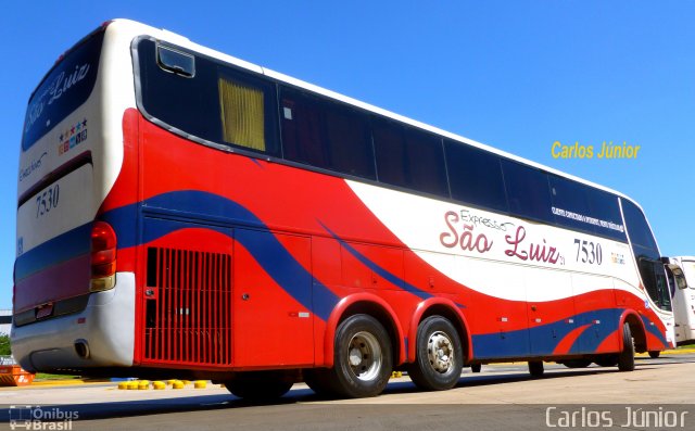 Expresso São Luiz 7530 na cidade de Goiânia, Goiás, Brasil, por Carlos Júnior. Número da foto: #2512441.
