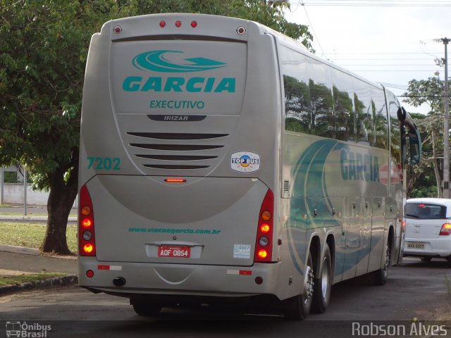 Viação Garcia 7202 na cidade de Paranavaí, Paraná, Brasil, por Robson Alves. ID da foto: 2544082.