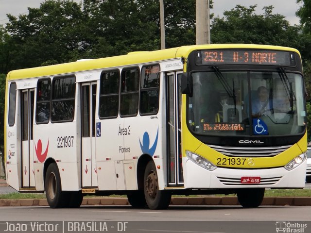 Viação Pioneira 221937 na cidade de Brasília, Distrito Federal, Brasil, por João Victor. ID da foto: 2548193.