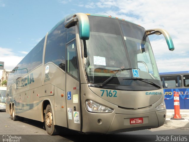 Viação Garcia 7162 na cidade de Rio de Janeiro, Rio de Janeiro, Brasil, por Junior Almeida. ID da foto: 2557736.