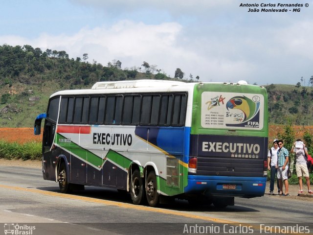 Ônibus Particulares 3562 na cidade de João Monlevade, Minas Gerais, Brasil, por Antonio Carlos Fernandes. Número da foto: #2557044.