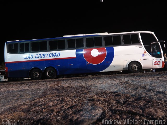 Viação São Cristóvão 1700 na cidade de Extrema, Minas Gerais, Brasil, por Andrew Campos. Número da foto: #2559457.