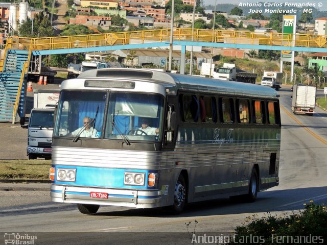 Braga Tur 4000 na cidade de João Monlevade, Minas Gerais, Brasil, por Antonio Carlos Fernandes. Número da foto: #2562470.