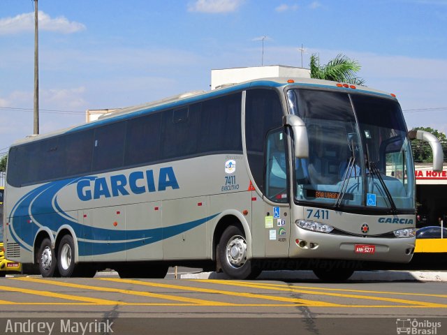 Viação Garcia 7411 na cidade de Londrina, Paraná, Brasil, por Andrey Gustavo. ID da foto: 2562139.