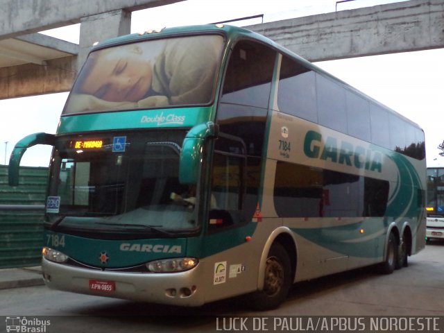 Viação Garcia 7184 na cidade de Curitiba, Paraná, Brasil, por Luis de Ricado Brito. ID da foto: 2522725.