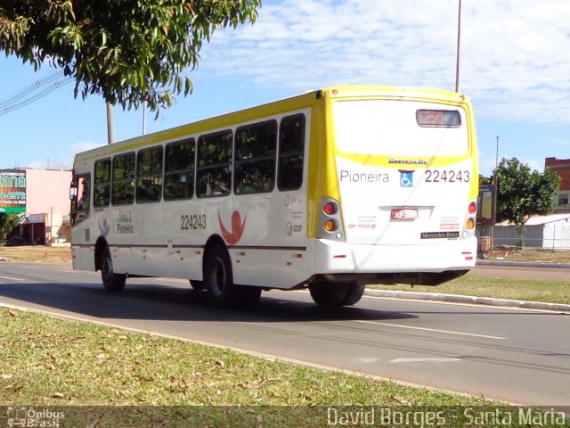 Viação Pioneira 224243 na cidade de Santa Maria, Distrito Federal, Brasil, por David Borges. Número da foto: #2584086.