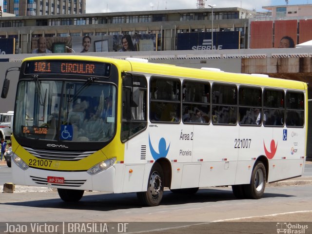 Viação Pioneira 221007 na cidade de Brasília, Distrito Federal, Brasil, por João Victor. ID da foto: 2588366.