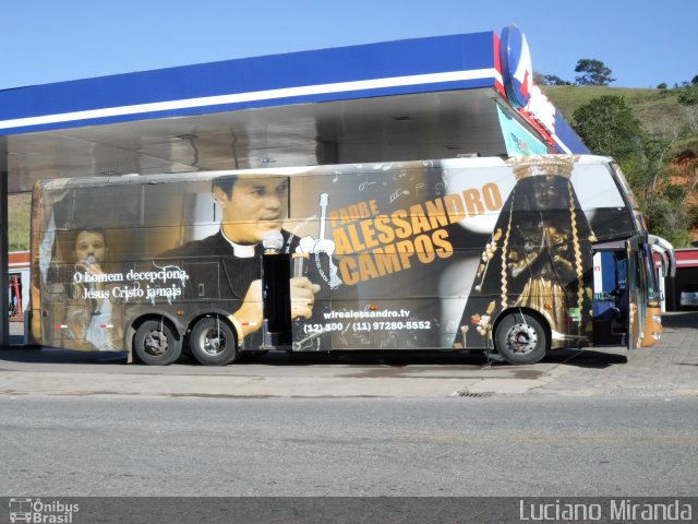 Padre Alessandro Campos 2006 na cidade de Teixeiras, Minas Gerais, Brasil, por Luciano Miranda. Número da foto: #2587848.