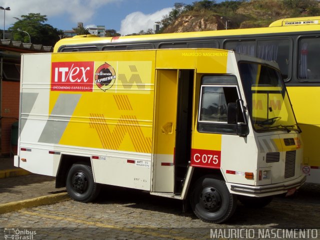 Viação Itapemirim C075 na cidade de Belo Horizonte, Minas Gerais, Brasil, por Maurício Nascimento. Número da foto: #2588295.