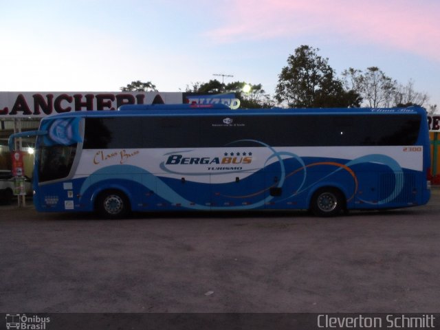 Bergabus Turismo 2300 na cidade de Paraíso do Sul, Rio Grande do Sul, Brasil, por Cleverton Schmitt. Número da foto: #2591173.