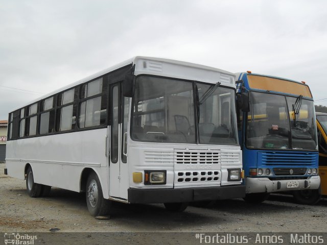 Ônibus Particulares 000 na cidade de Jucás, Ceará, Brasil, por Amós  Mattos. ID da foto: 2593136.