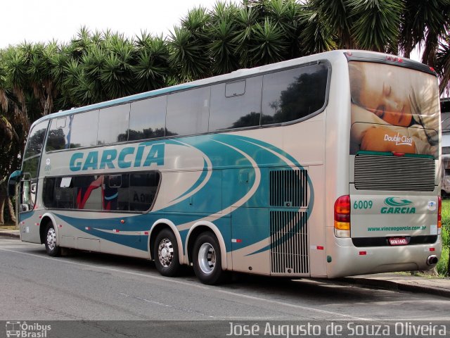 Viação Garcia 6009 na cidade de Curitiba, Paraná, Brasil, por José Augusto de Souza Oliveira. Número da foto: #2591616.