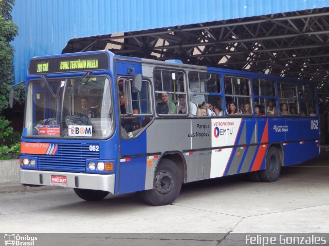 Transportes Coletivos Parque das Nações 062 na cidade de Santo André, São Paulo, Brasil, por Felipe Gonzales. Número da foto: #2593252.
