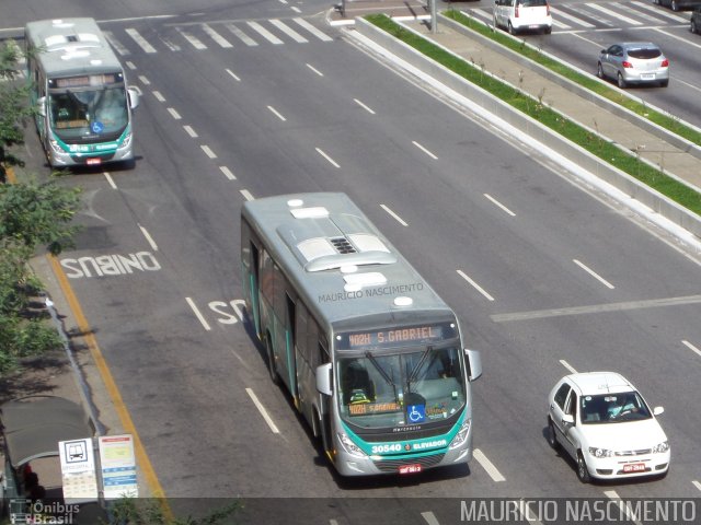Expresso Luziense > Territorial Com. Part. e Empreendimentos 30540 na cidade de Belo Horizonte, Minas Gerais, Brasil, por Maurício Nascimento. Número da foto: #2593656.
