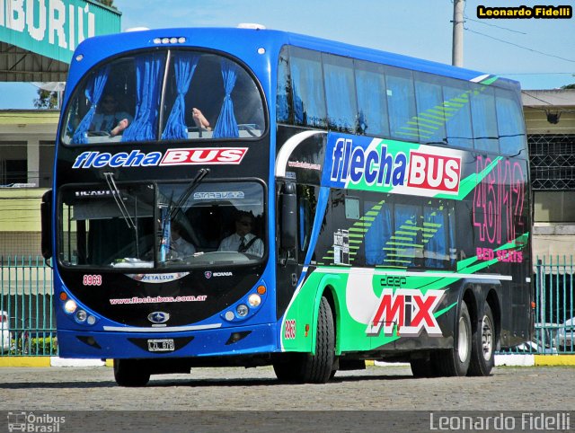 Flecha Bus 8963 na cidade de Balneário Camboriú, Santa Catarina, Brasil, por Leonardo Fidelli. Número da foto: #2594880.