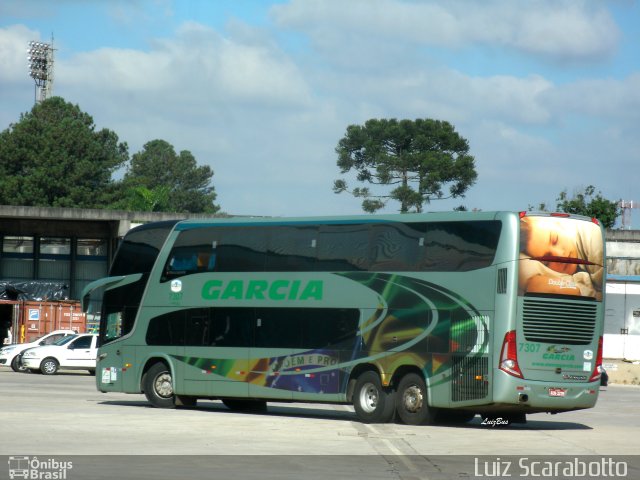 Viação Garcia 7307 na cidade de Curitiba, Paraná, Brasil, por Luiz Scarabotto . Número da foto: #2595482.