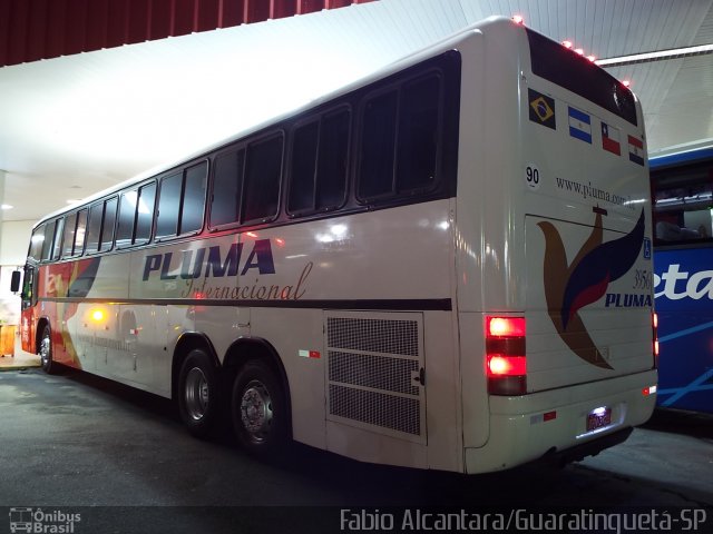 Pluma Conforto e Turismo 3956 na cidade de Guaratinguetá, São Paulo, Brasil, por Fabio Alcantara. Número da foto: #2597626.