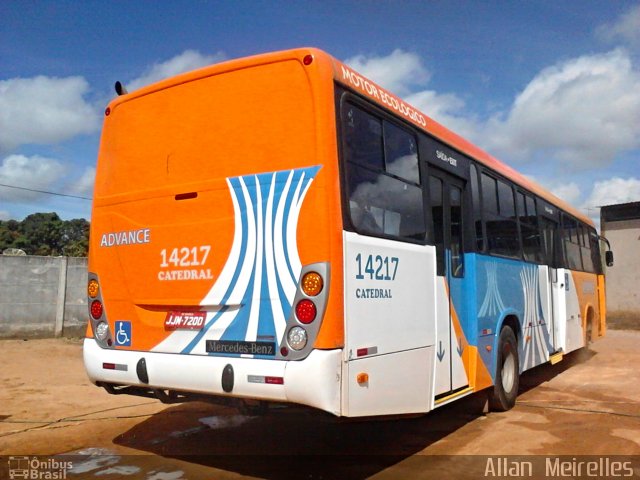 Advance Catedral Transportes 14217 na cidade de Luziânia, Goiás, Brasil, por Allan  Meirelles. Número da foto: #2599533.