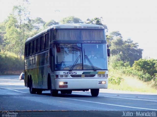 Empresa Gontijo de Transportes 5865 na cidade de Nova União, Minas Gerais, Brasil, por Júlio  Mandelli. ID da foto: 2599744.