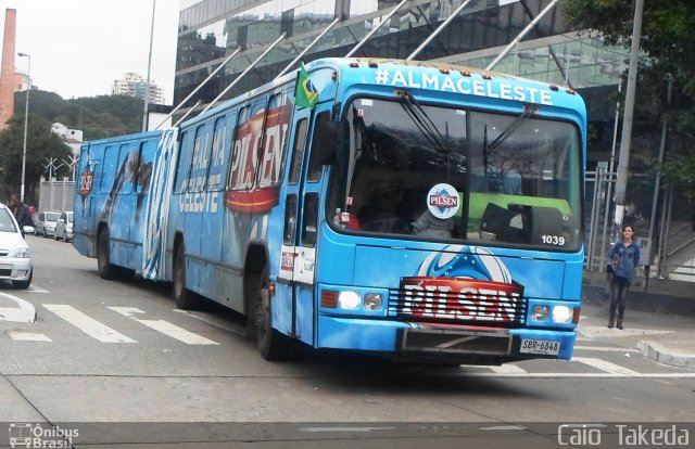 Ônibus Particulares 1039 na cidade de São Paulo, São Paulo, Brasil, por Caio  Takeda. ID da foto: 2600964.