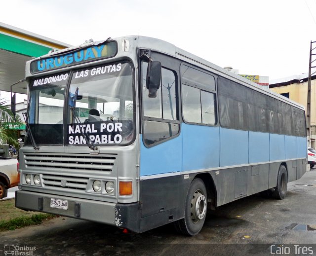 Ônibus Particulares URUGUAY na cidade de São Mateus, Espírito Santo, Brasil, por Caio Trés. Número da foto: #2601785.