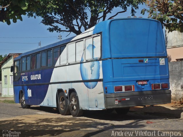 Guiatur Turismo 2005 na cidade de Pirapora, Minas Gerais, Brasil, por Andrew Campos. Número da foto: #2609771.