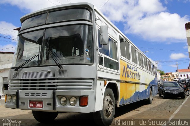 Banda Nascente 8018 na cidade de Tremedal, Bahia, Brasil, por Rhamir  de Souza Santos. Número da foto: #2610156.