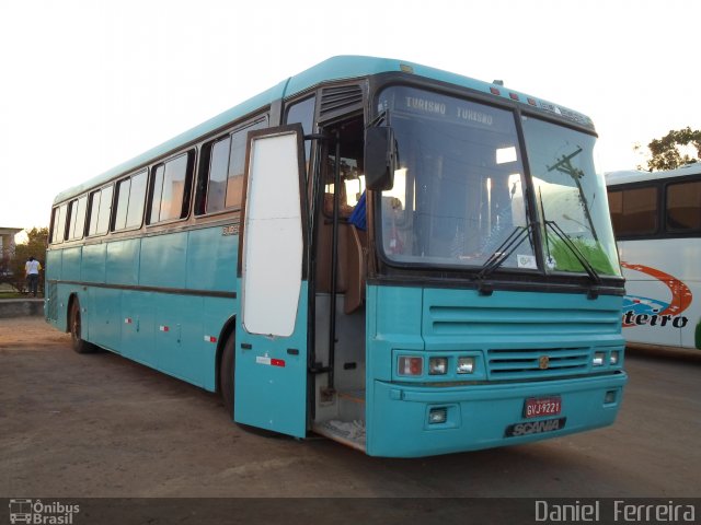 Ônibus Particulares 9221 na cidade de Feira de Santana, Bahia, Brasil, por Daniel  Ferreira. Número da foto: #2612397.
