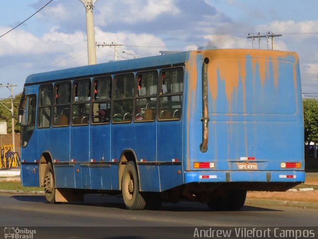 Ônibus Particulares GPZ4370 na cidade de Pirapora, Minas Gerais, Brasil, por Andrew Campos. ID da foto: 2611795.