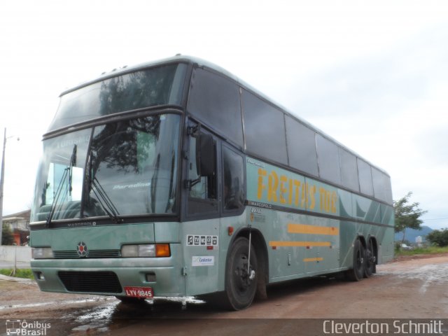 Ônibus Particulares 500 na cidade de Santa Maria, Rio Grande do Sul, Brasil, por Cleverton Schmitt. Número da foto: #2611848.