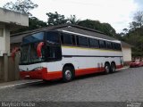 Ônibus Particulares  na cidade de Santa Teresa, Espírito Santo, Brasil, por Maykon Rocha. ID da foto: :id.